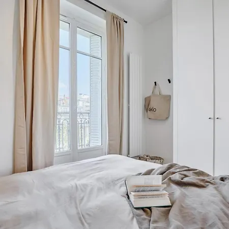 Apartament Luvia - 2 A Archives
